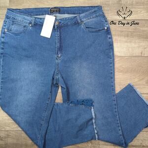Bloomchic Plus Size Cropped Jeans Size 22